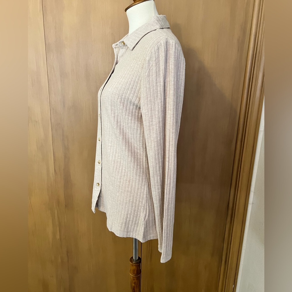 Lands’ End women’s Long Sleeve Wide Rib Button Front Polo, small, NWOT - Picture 5 of 12